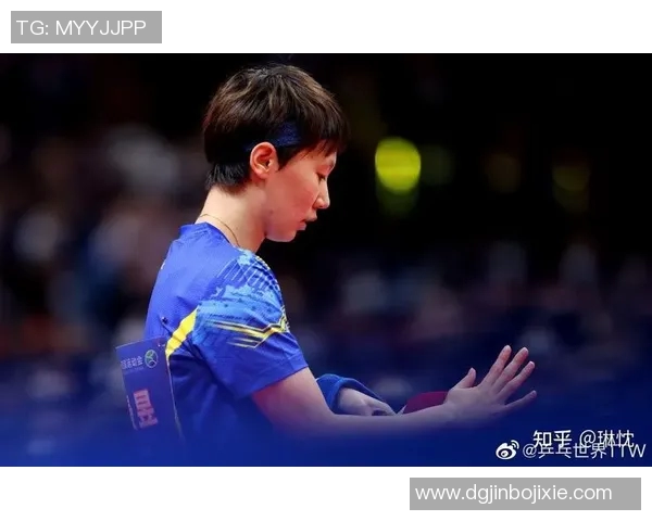 足球明星希罗怒火中烧瞬间揭示运动员情绪的真实面貌与挑战