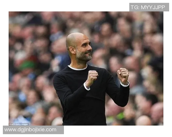 握拳庆祝的足球明星盘点他们的激情与荣耀时刻