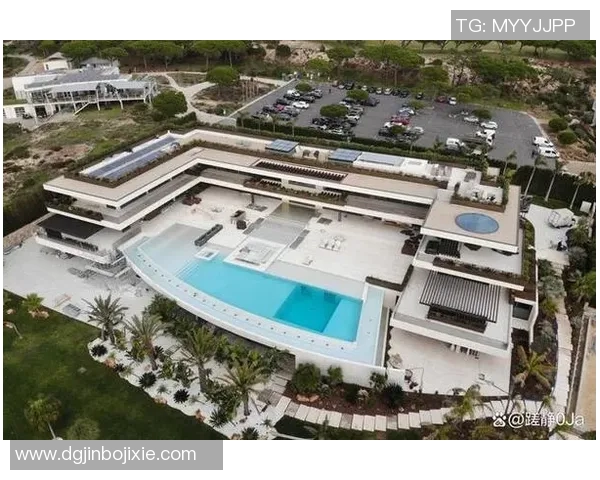 英国足球明星豪宅别墅揭秘奢华生活与独特设计风格的完美结合 英国足球明星豪宅别墅揭秘奢华生活与独特设计风格的完美结合